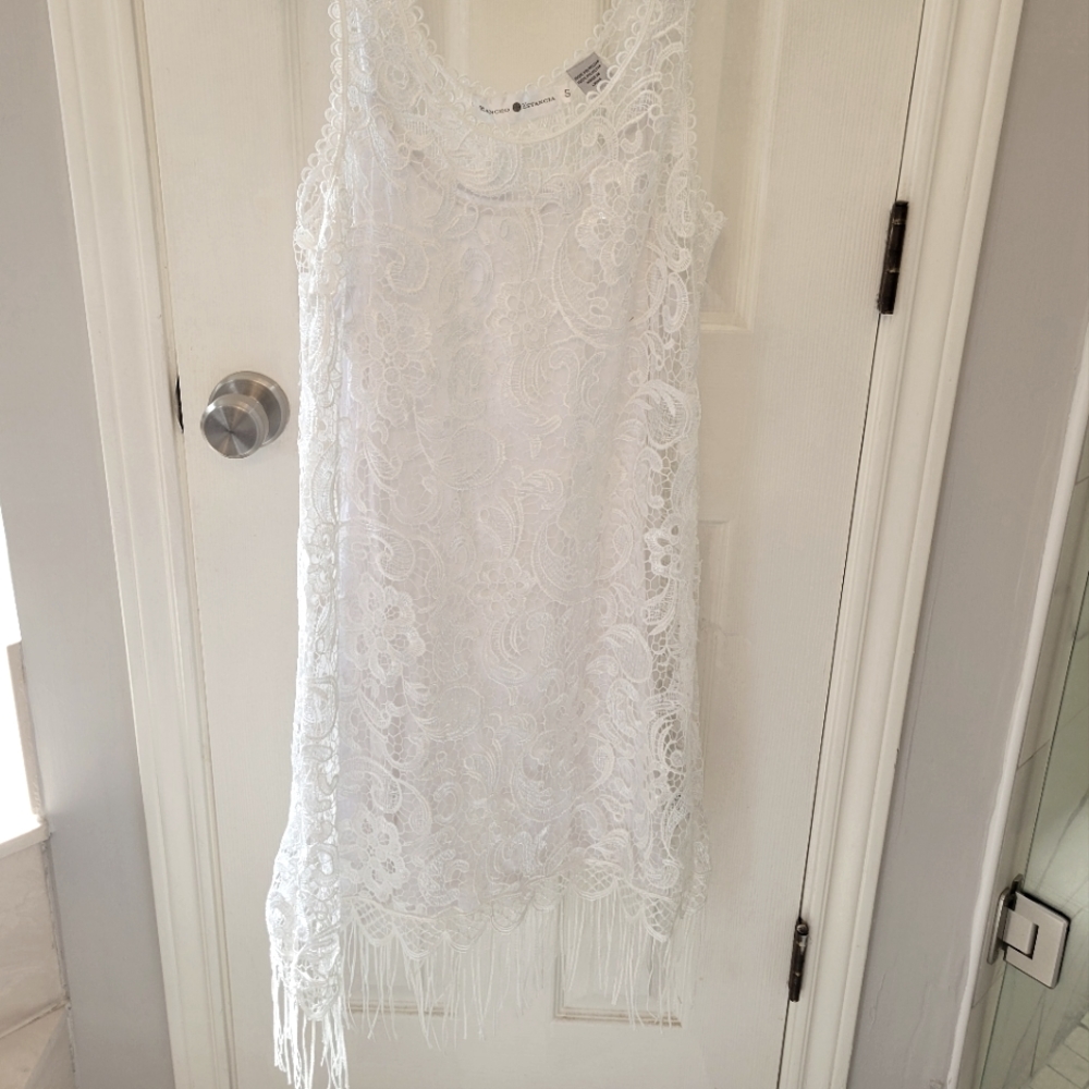 White lace dress, small